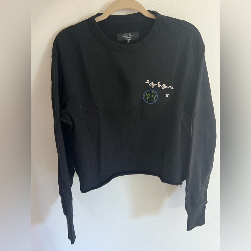 mens XS, but fits like a womans small/medium